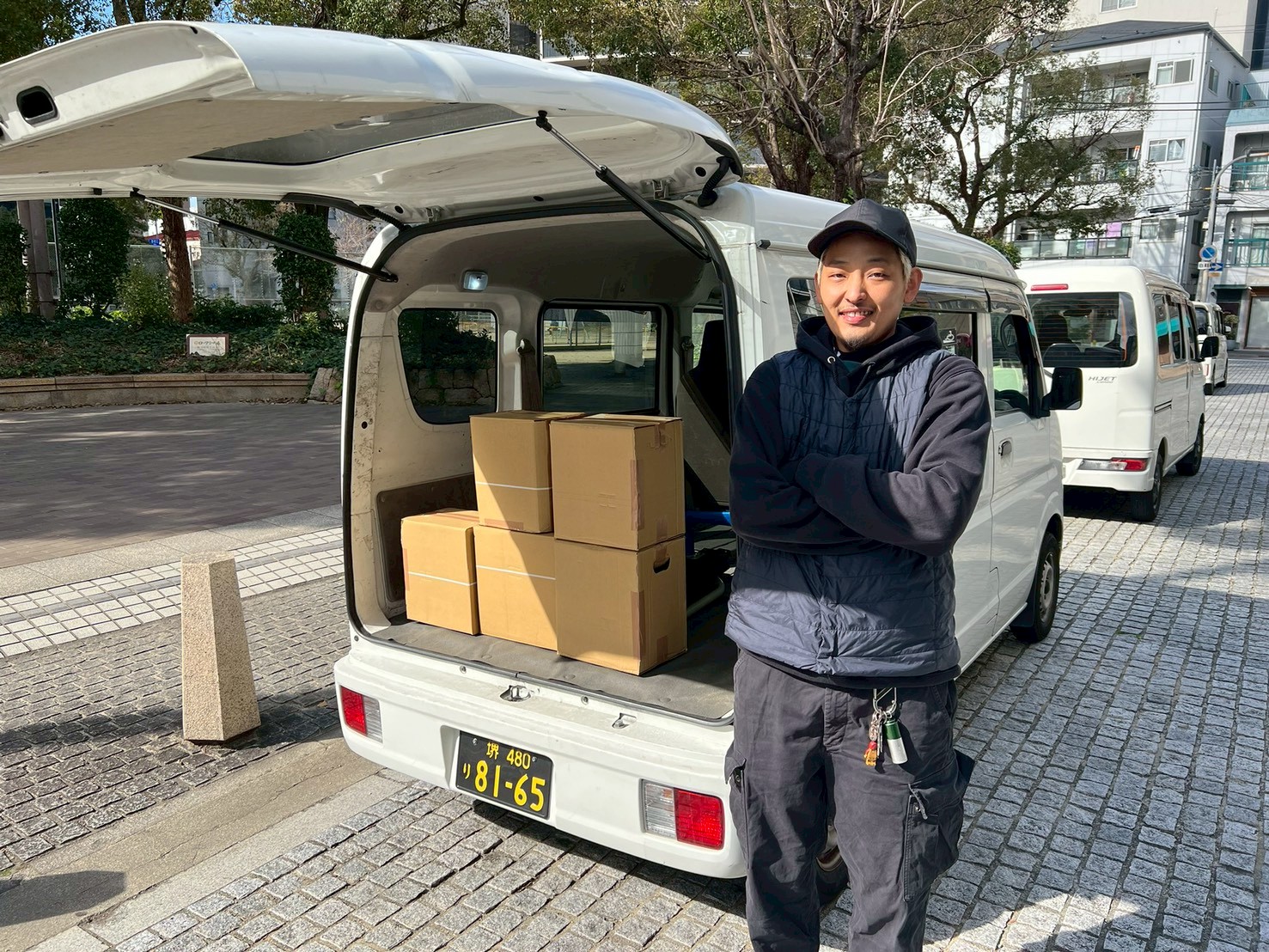 兵庫大阪で軽貨物配送を行うOneForceドライバーの仕事風景